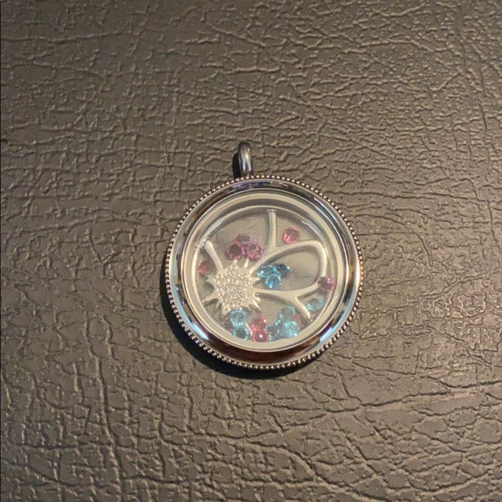 Origami Owl “Flower Dust” necklace